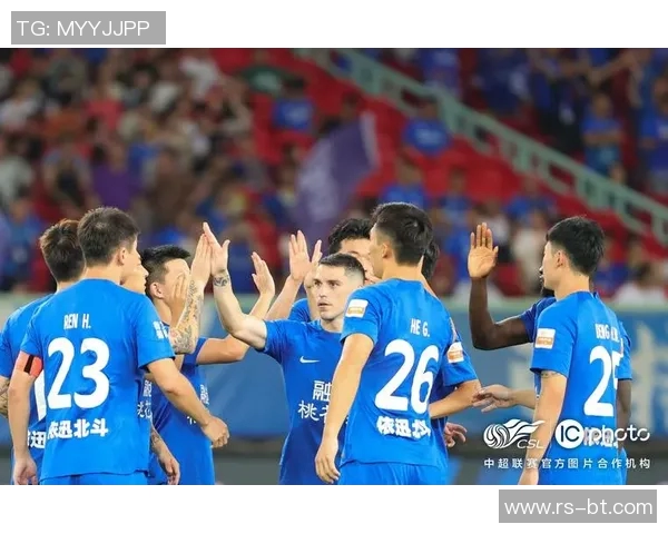 斯坦丘助攻助力球队逆转胜利展现出色团队合作精神