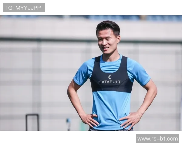 林良铭在中超赛场梅开二度助力球队胜利展现出色状态与潜力