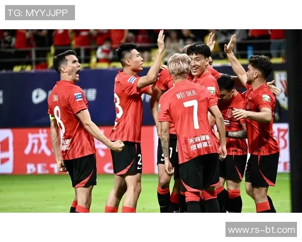 成都蓉城迎战北京国安拜合拉木全力争胜展现球队实力与斗志