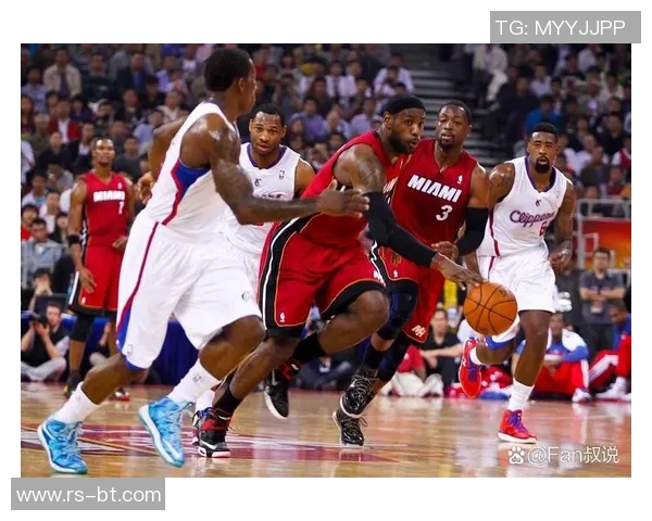 詹姆斯在比赛中取得三双成为历史第二，他的表现让球迷惊叹